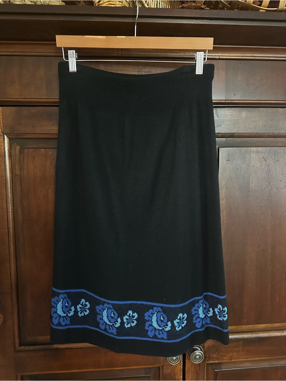 Vintage Keneth too! Knit Midi Skirt with Blue Floral Border